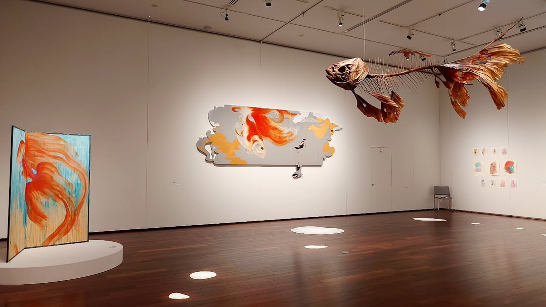 ｢深堀隆介展 水面のゆらぎの中へ｣