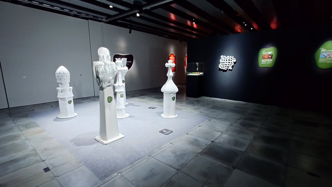 ｢NAKED meets ガウディ展｣