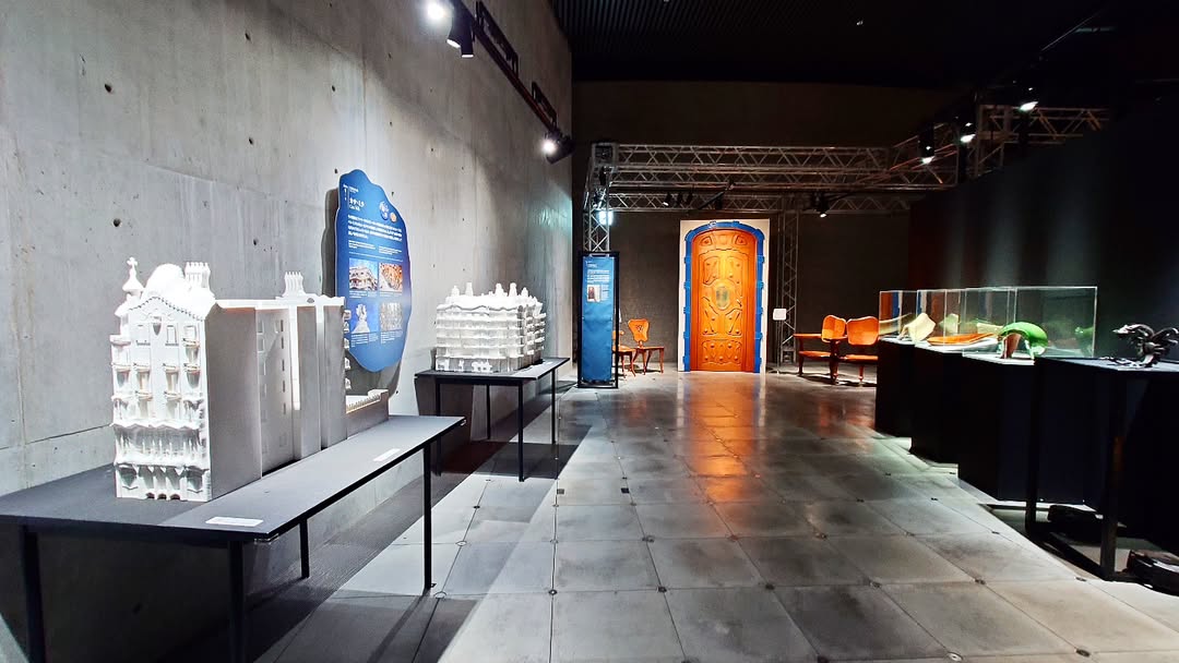 ｢NAKED meets ガウディ展